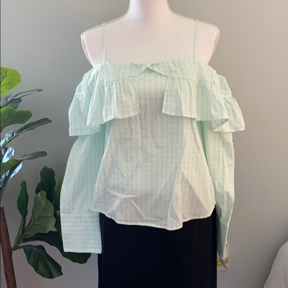 Abound Open Shoulder Top Size Small (Run big)
